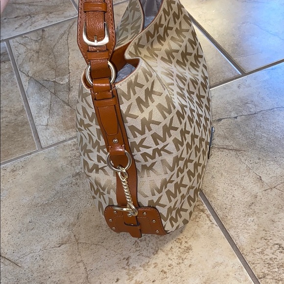 Michael Kors Brown & Tan Purse - Picture 5 of 8